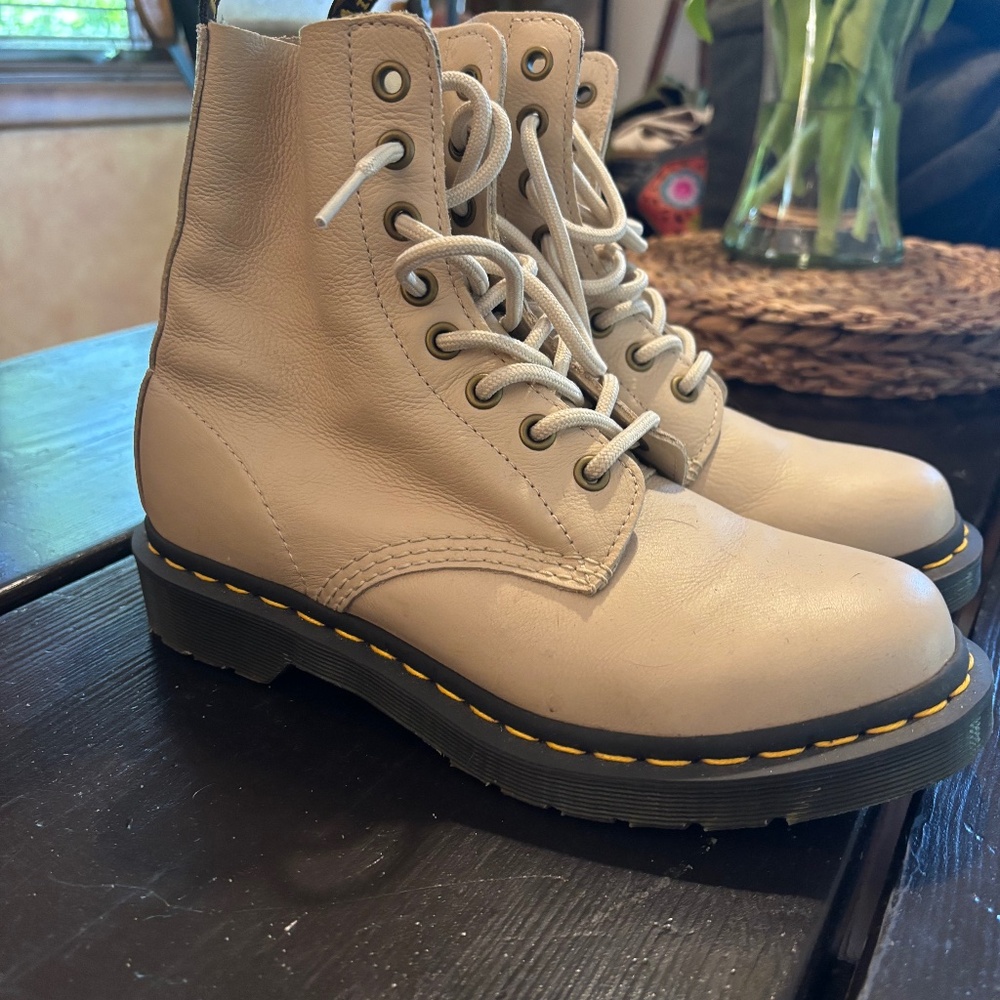 DrMartens cream bovver boots